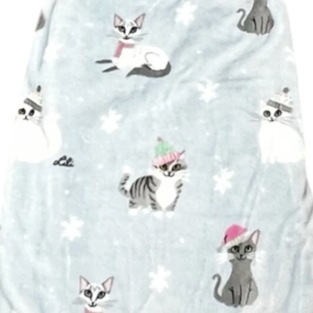 Berkshire - ‘Winter Cats - pale blue’ Plush Throw. 60” x 70”. NWT. Firm! - Picture 2 of 3